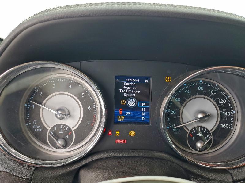 Photo 9 from auction – 2014 CHRYSLER 300C with VIN 2C3CCAKT8EH379080