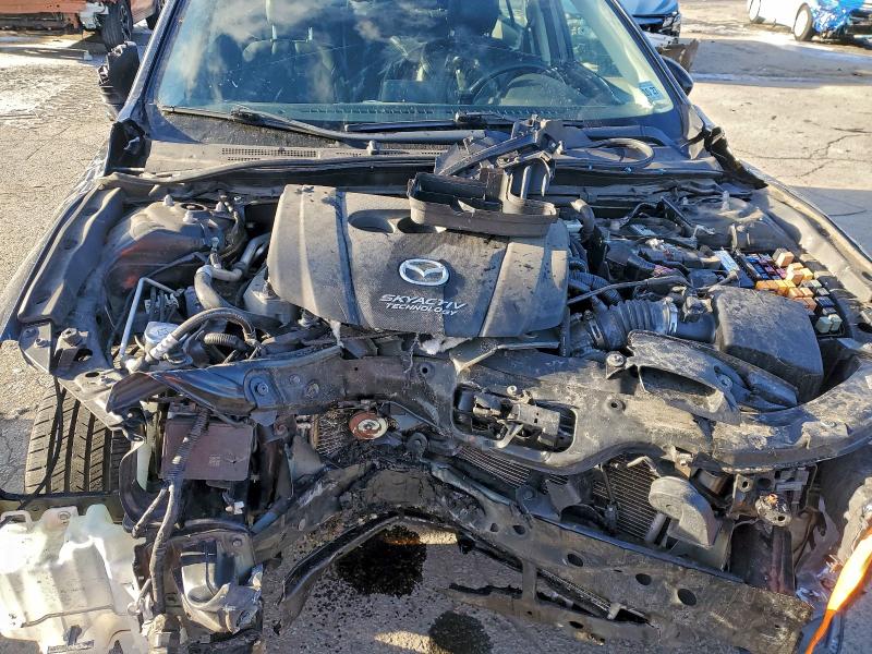 Photo 11 from auction – 2018 MAZDA 3 TOURING with VIN 3MZBN1V39JM199693