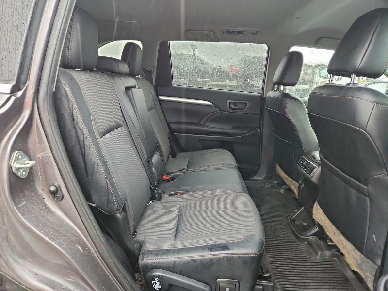 Photo 11 from auction – 2019 TOYOTA HIGHLANDER with VIN 5TDBZRFH7KS718046