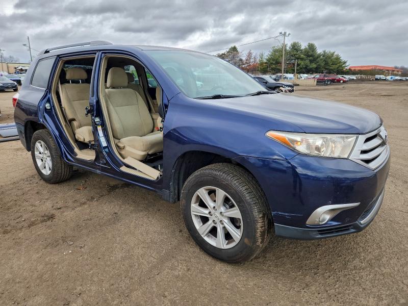 Photo 4 from auction – 2012 TOYOTA HIGHLANDER with VIN 5TDBK3EH7CS160185