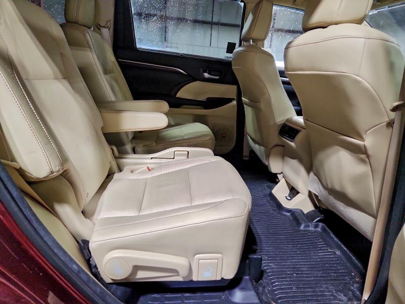 Photo 11 from auction – 2016 TOYOTA HIGHLANDER with VIN 5TDDKRFH2GS341744