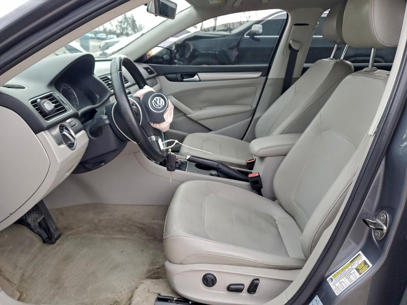 Photo 7 from auction – 2014 VOLKSWAGEN PASSAT S with VIN 1VWAS7A35EC067907