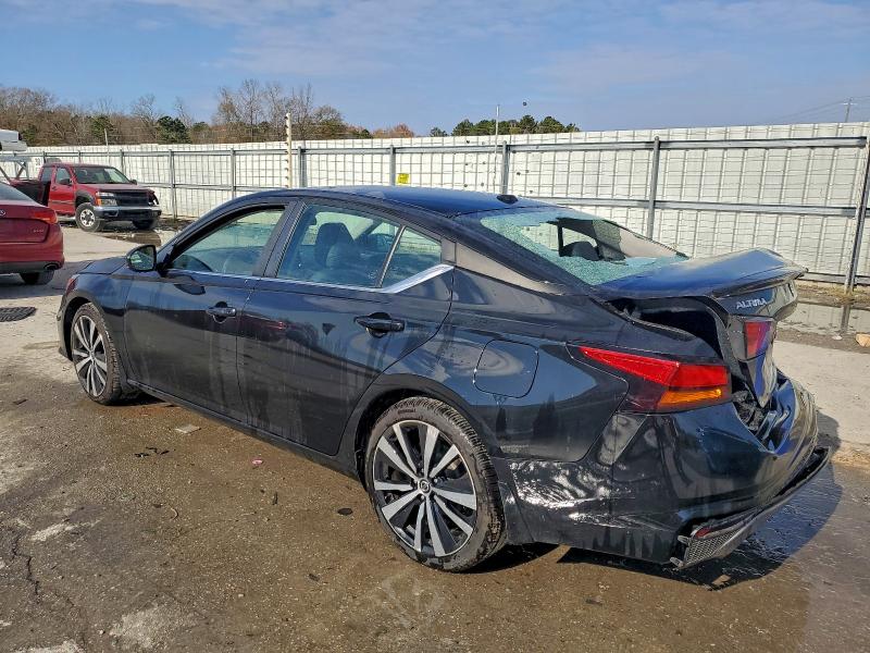 Photo 2 from auction – 2019 NISSAN ALTIMA SR with VIN 1N4BL4CV4KC129333