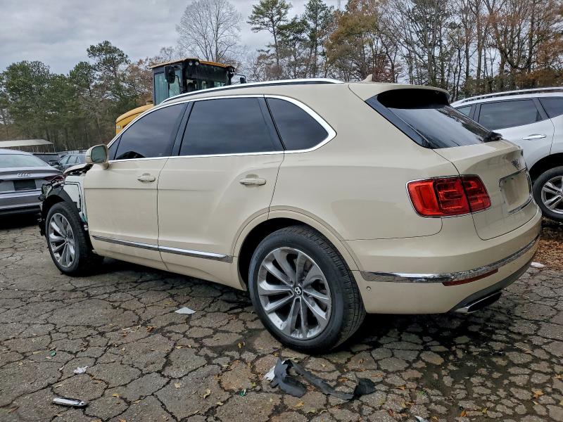 Photo 2 from auction – 2017 BENTLEY BENTAYGA with VIN SJAAC2ZV9HC013752