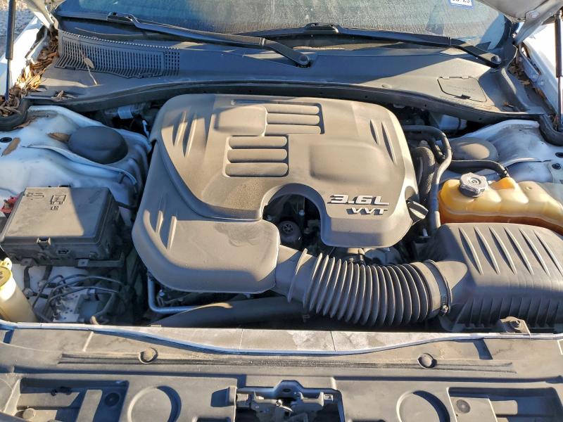 Photo 11 from auction – 2016 CHRYSLER 300 S with VIN 2C3CCABG2GH212610