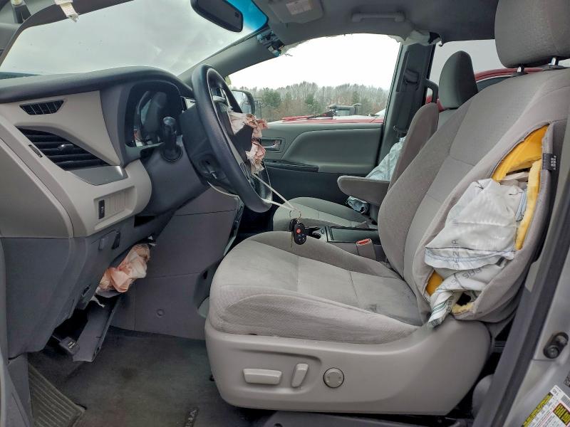 Photo 7 from auction – 2015 TOYOTA SIENNA LE with VIN 5TDJK3DC7FS096252
