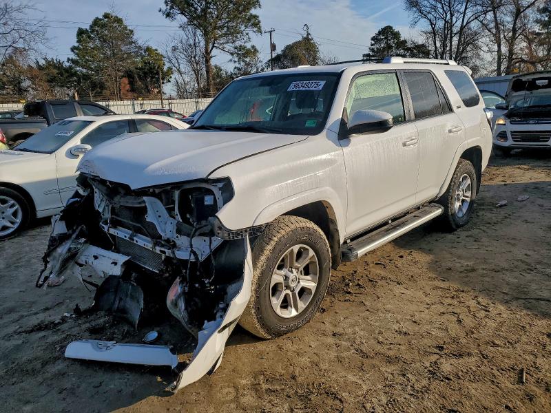 TOYOTA 4RUNNER SR 2014 with VIN JTEBU5JR8E5158048 - Photo from auction
