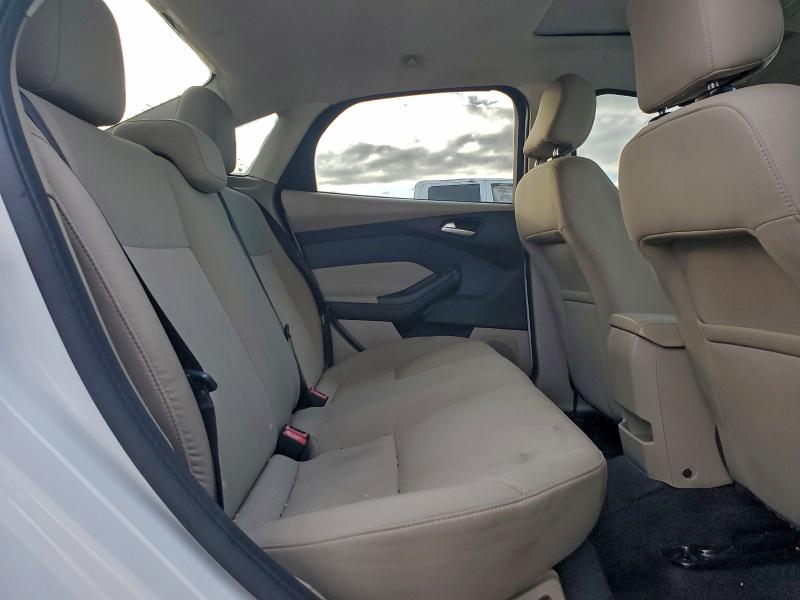 Photo 10 from auction – 2016 FORD FOCUS SE with VIN 1FADP3F21GL364630