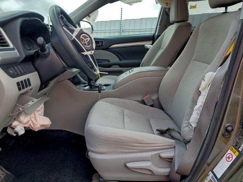 Photo 7 from auction – 2017 TOYOTA HIGHLANDER with VIN 5TDBZRFH0HS448697