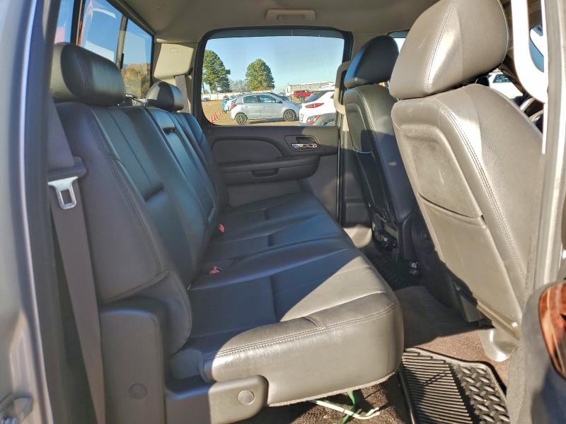 Photo 10 from auction – 2012 GMC SIERRA K35 with VIN 1GT424C84CF243638