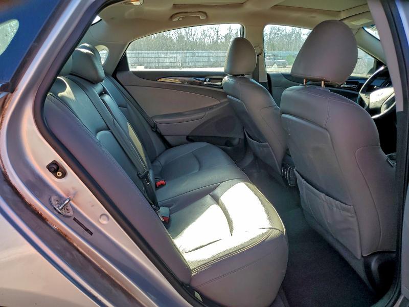 Photo 10 from auction – 2012 HYUNDAI SONATA SE with VIN 5NPEC4AC9CH351395