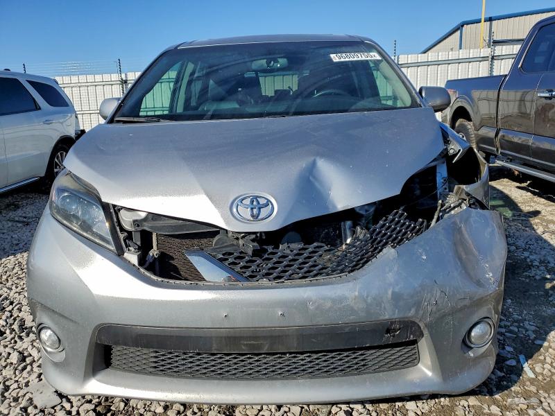 Photo 5 from auction – 2017 TOYOTA SIENNA SE with VIN 5TDXZ3DC0HS858880