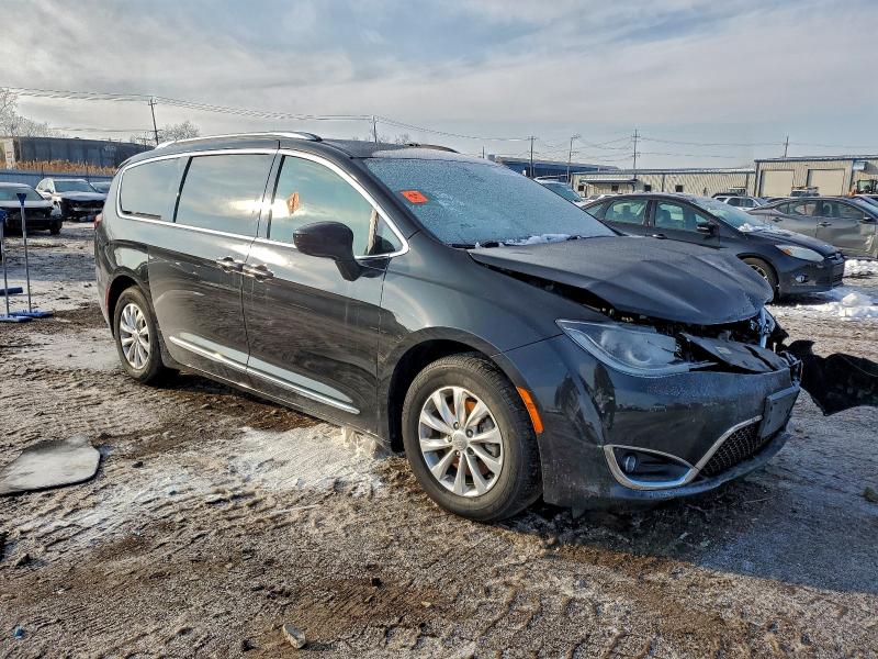 Photo 4 from auction – 2019 CHRYSLER PACIFICA with VIN 2C4RC1BG3KR721405