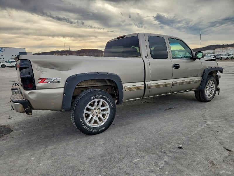 Photo 3 from auction – 2001 CHEVROLET SILVERADO with VIN 1GCEK19TX1E340814