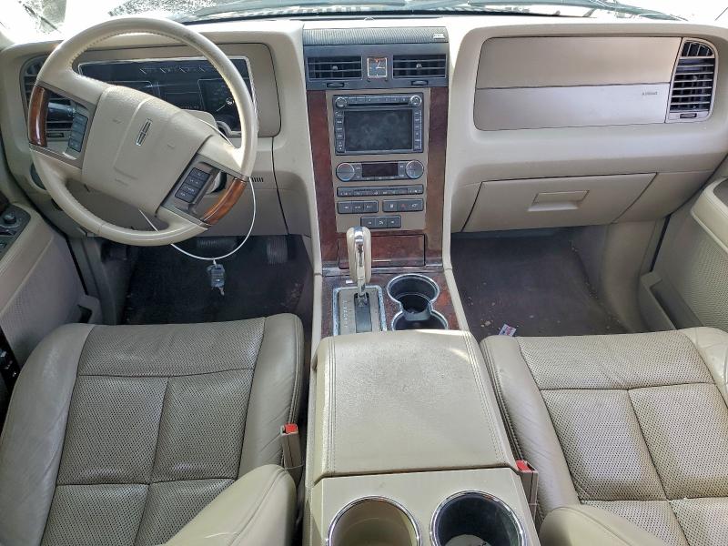 Photo 8 from auction – 2012 LINCOLN NAVIGATOR with VIN 5LMJJ2J58CEL05978