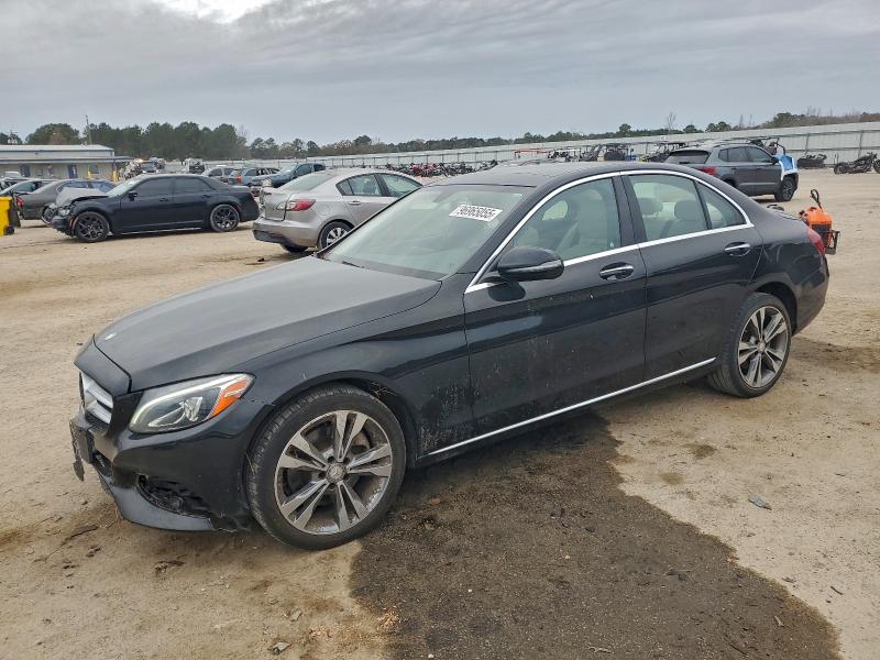 MERCEDES-BENZ C 300 4MAT 2016 with VIN 55SWF4KB6GU163776 - Photo from auction