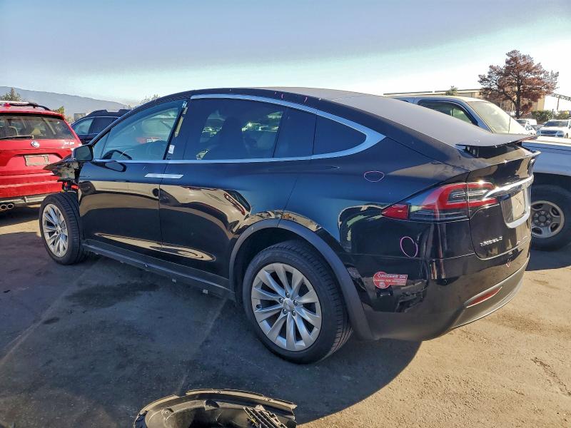 Photo 2 from auction – 2017 TESLA MODEL X with VIN 5YJXCAE27HF066726