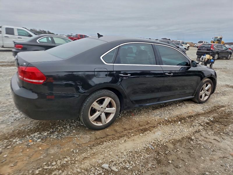 Photo 3 from auction – 2013 VOLKSWAGEN PASSAT SE with VIN 1VWBP7A38DC080509