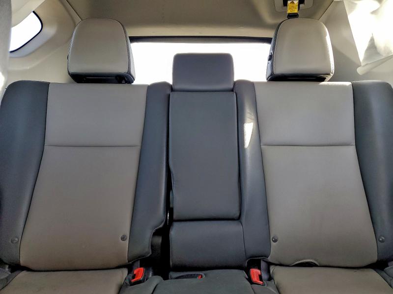 Photo 10 from auction – 2015 TOYOTA RAV4 LIMIT with VIN 2T3DFREV6FW383293