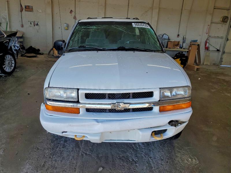 Photo 5 from auction – 2000 CHEVROLET BLAZER with VIN 1GNCT18W6YK159518
