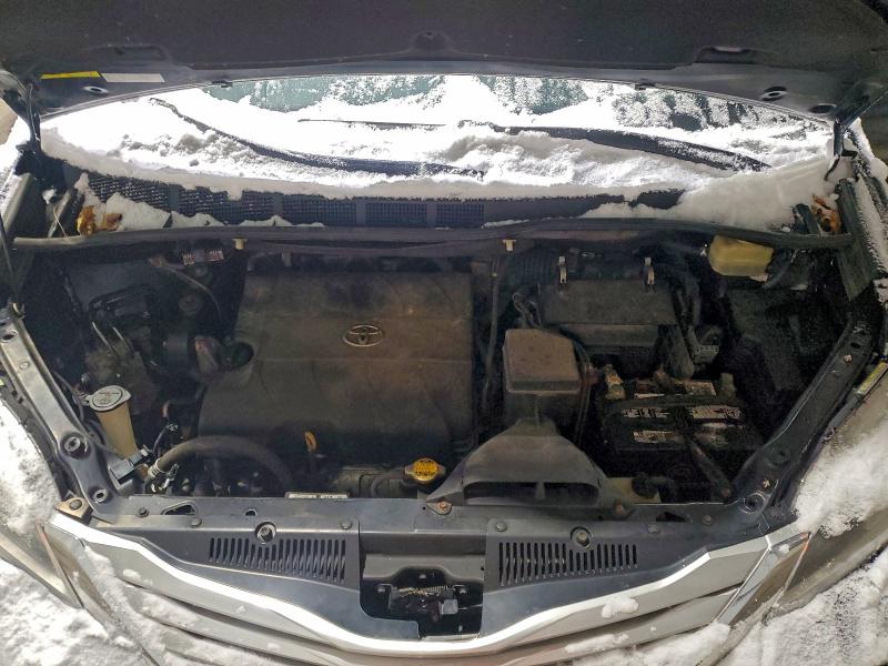 Photo 12 from auction – 2015 TOYOTA SIENNA XLE with VIN 5TDDK3DC2FS112189