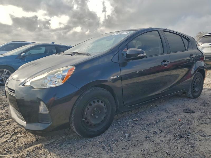 TOYOTA PRIUS C 2014 with VIN JTDKDTB34E1567352 - Photo from auction