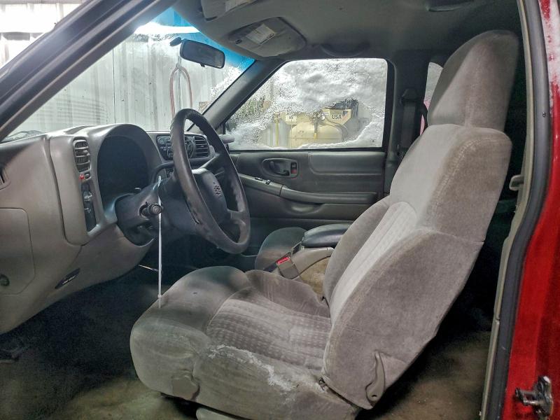 Photo 7 from auction – 2001 CHEVROLET BLAZER with VIN 1GNCT18W71K161512