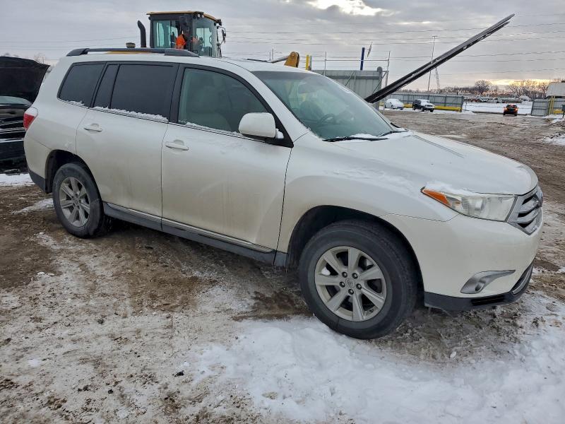 Photo 4 from auction – 2013 TOYOTA HIGHLANDER with VIN 5TDBK3EH7DS216207