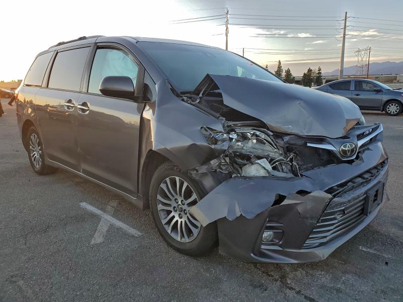 Photo 4 from auction – 2018 TOYOTA SIENNA with VIN 5TDYZ3DC9JS914504