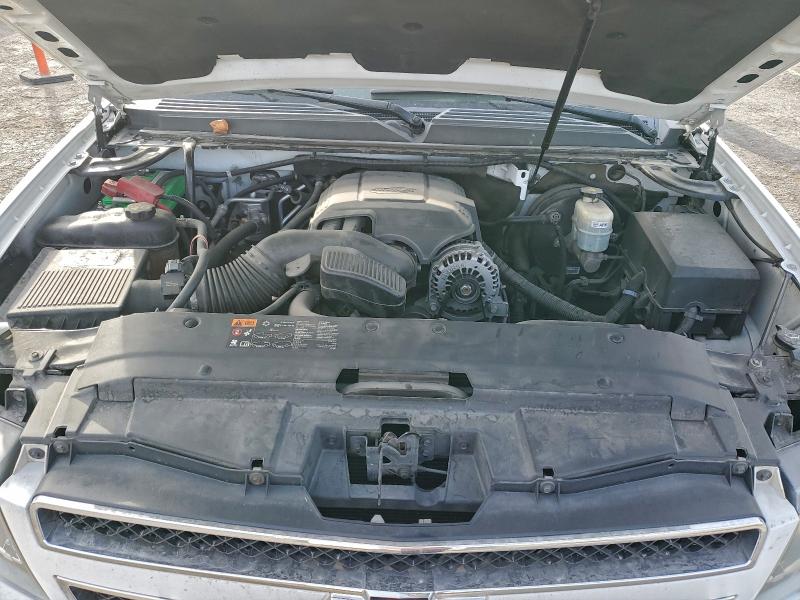 Photo 12 from auction – 2011 CHEVROLET SUBURBAN with VIN 1GNSCHE05BR378862