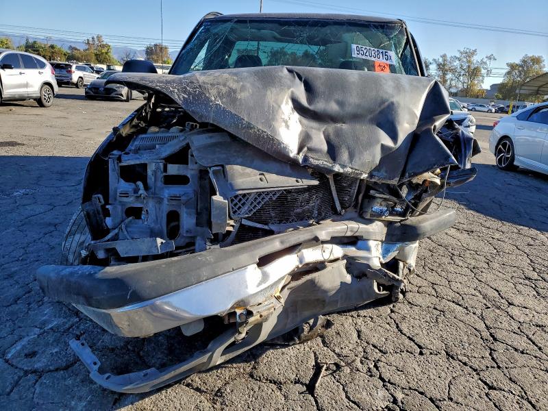 Photo 5 from auction – 2004 CHEVROLET SILVERADO with VIN 2GCEC19V941227974