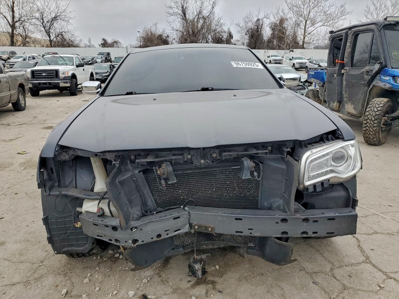 Photo 5 from auction – 2017 CHRYSLER 300C with VIN 2C3CCAKG6HH586929