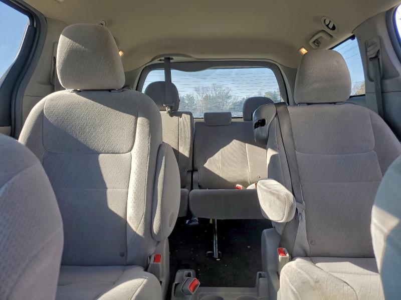 Photo 10 from auction – 2017 TOYOTA SIENNA LE with VIN 5TDKZ3DC0HS821998