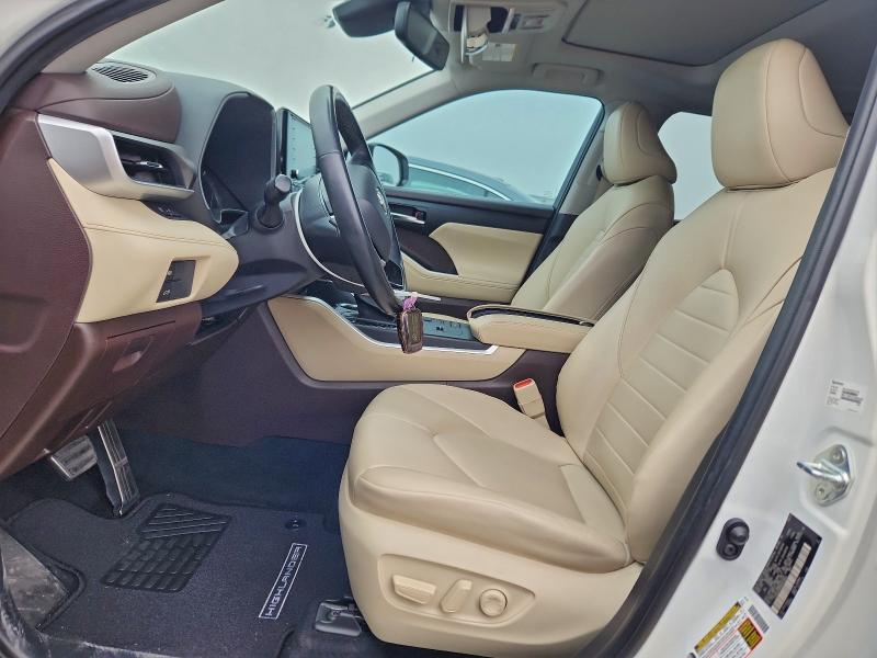 Photo 7 from auction – 2021 TOYOTA HIGHLANDER with VIN 5TDGZRAH0MS031846