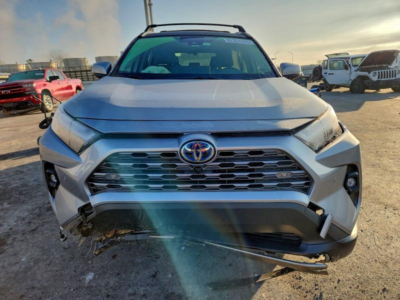 Photo 5 from auction – 2024 TOYOTA RAV4 LIMIT with VIN JTMD6RFV4RD127864
