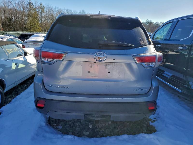 Photo 6 from auction – 2016 TOYOTA HIGHLANDER with VIN 5TDJKRFH8GS236936