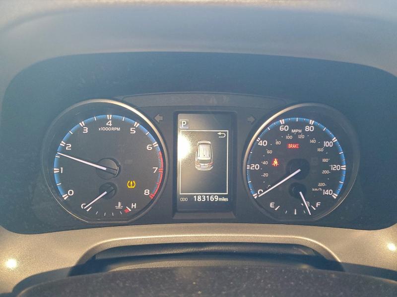Photo 9 from auction – 2018 TOYOTA RAV4 LE with VIN 2T3ZFREV2JW433363