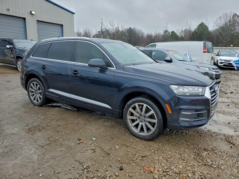 Photo 4 from auction – 2017 AUDI Q7 PREMIUM with VIN WA1LAAF77HD021298