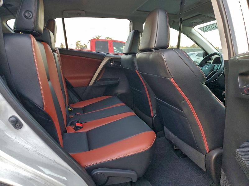 Photo 11 from auction – 2015 TOYOTA RAV4 LIMIT with VIN 2T3YFREV9FW155838
