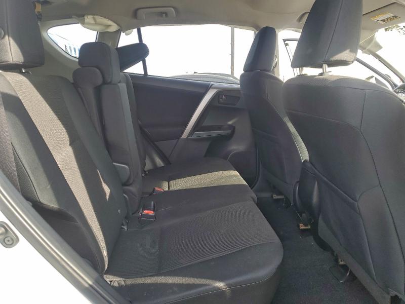 Photo 10 from auction – 2018 TOYOTA RAV4 LE with VIN JTMZFREVXJJ171011