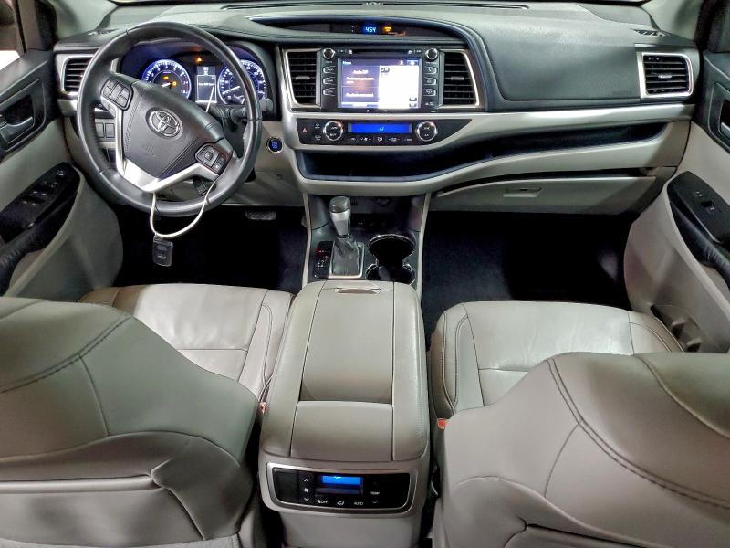 Zdjęcie 8 z aukcji – 2016 TOYOTA HIGHLANDER z VIN 5TDJKRFH9GS264275