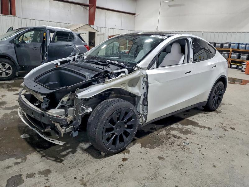 TESLA MODEL Y 2023 con VIN 7SAYGDEE2PA176991 - Foto de la subasta