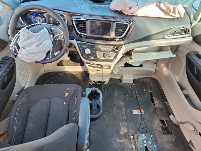 Photo 8 from auction – 2023 CHRYSLER VOYAGER with VIN 2C4RC1CG5PR512883