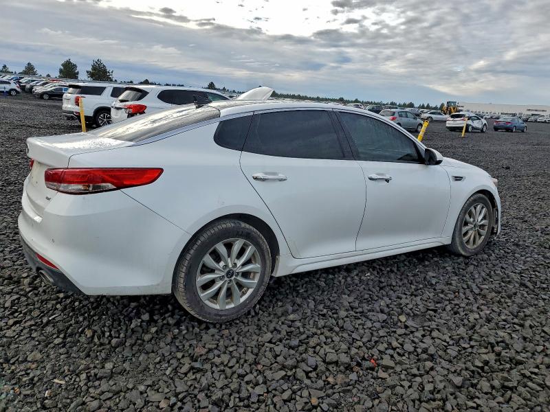 Zdjęcie 3 z aukcji – 2016 KIA OPTIMA EX z VIN 5XXGU4L3XGG103869