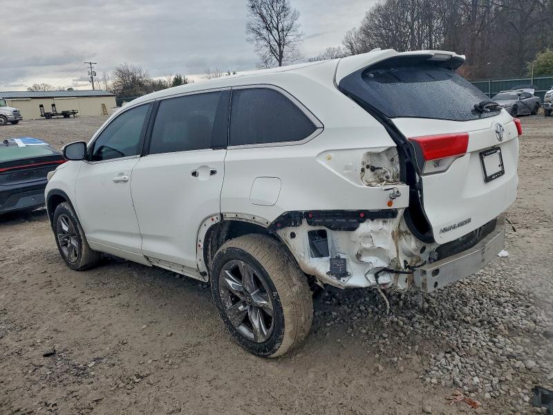 Photo 2 from auction – 2017 TOYOTA HIGHLANDER with VIN 5TDYZRFH3HS227590