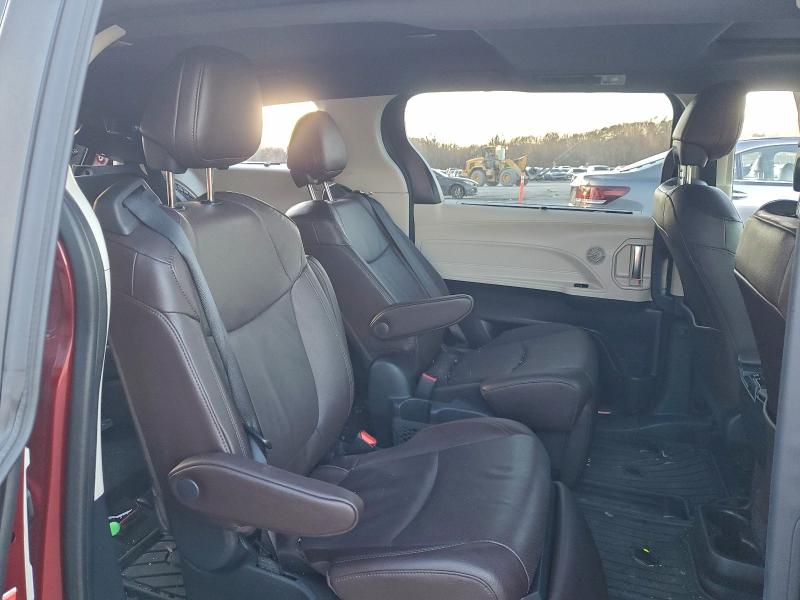 Photo 11 from auction – 2024 TOYOTA SIENNA LIM with VIN 5TDERKEC8RS217168