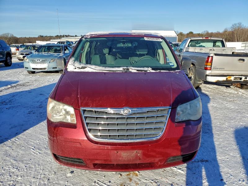 Photo 5 from auction – 2010 CHRYSLER TOWN & COU with VIN 2A4RR2D1XAR357232