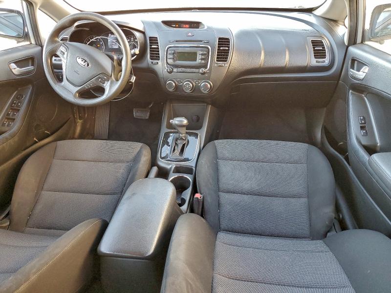 Photo 8 from auction – 2017 KIA FORTE LX with VIN 3KPFK4A73HE114410