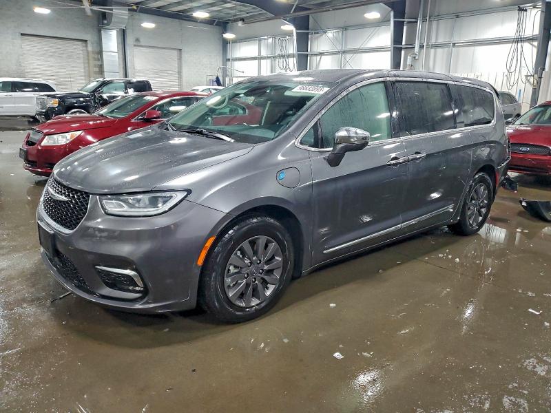CHRYSLER PACIFICA H 2022 with VIN 2C4RC1S70NR129951 - Photo from auction