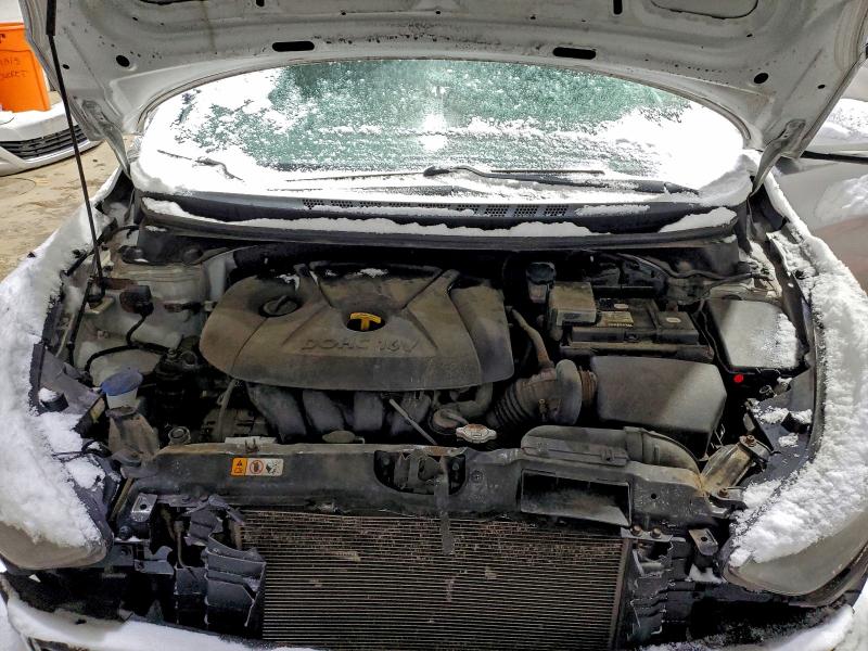 Photo 11 from auction – 2016 HYUNDAI ELANTRA SE with VIN 5NPDH4AE5GH720421